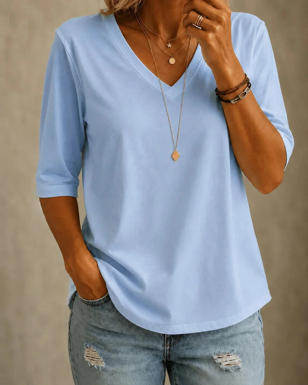 Classic | V-Neck Tee